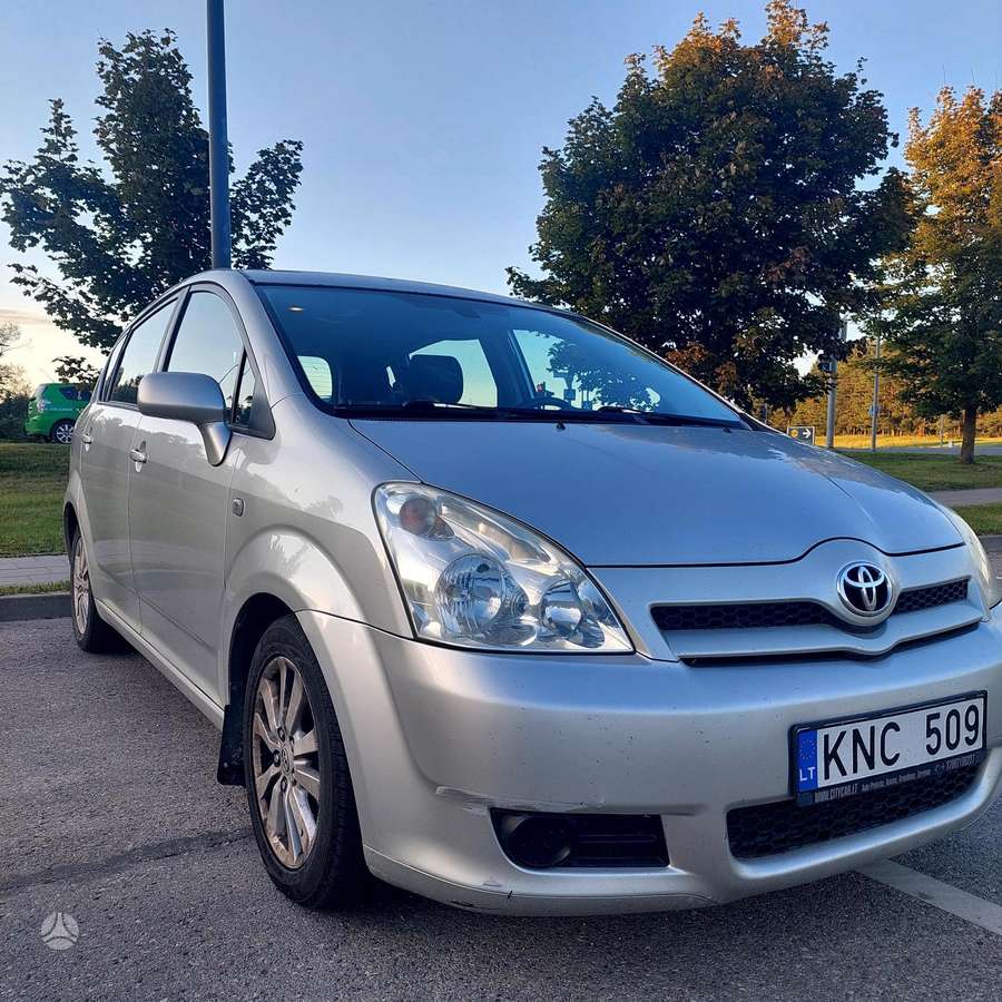 Toyota Corolla Verso - 1
