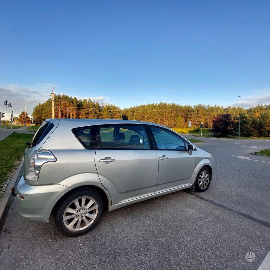 Toyota Corolla Verso - 3