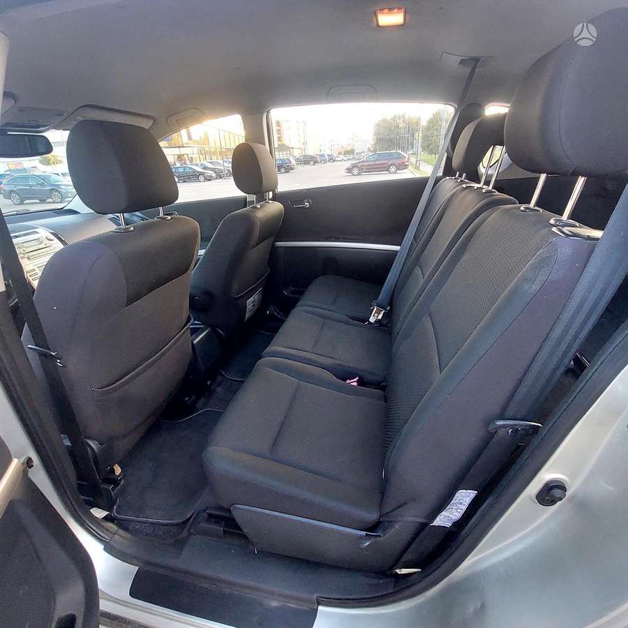 Toyota Corolla Verso - 6
