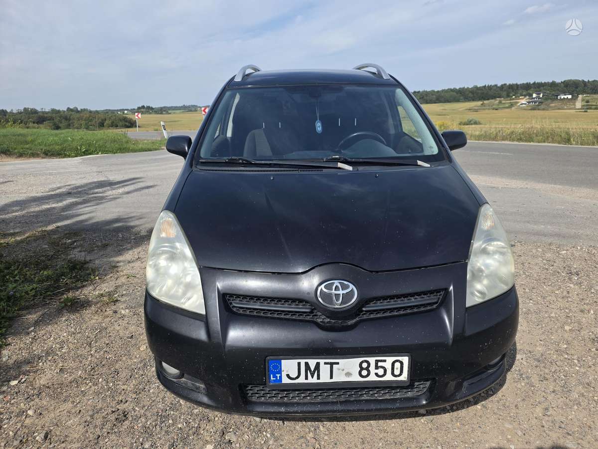 Toyota Corolla Verso - 4