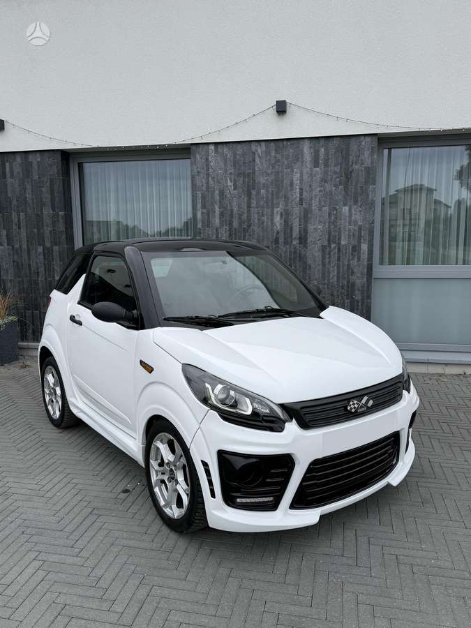 Ligier JS50, 0.5 l., hatchback