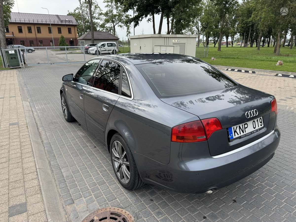 Audi A4, 2.0 l., Седан