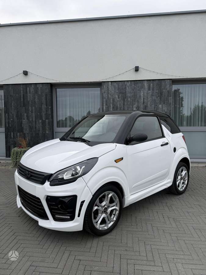 Ligier JS50, 0.5 l., hatchback