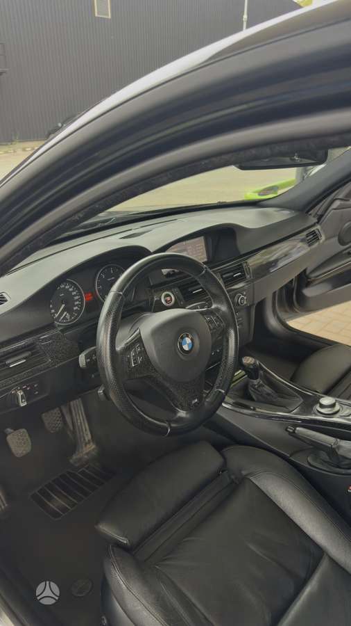 BMW 325, 3.0 l., sedanas