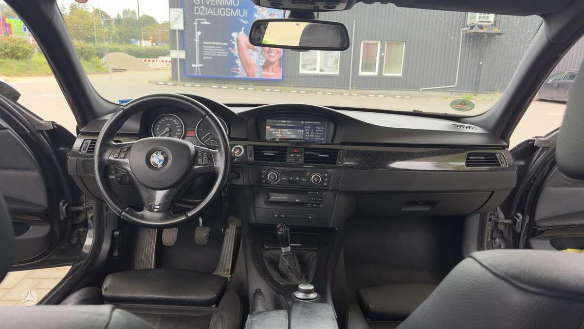 BMW 325, 3.0 l., Седан