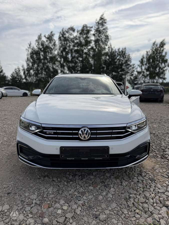Volkswagen Passat - 2