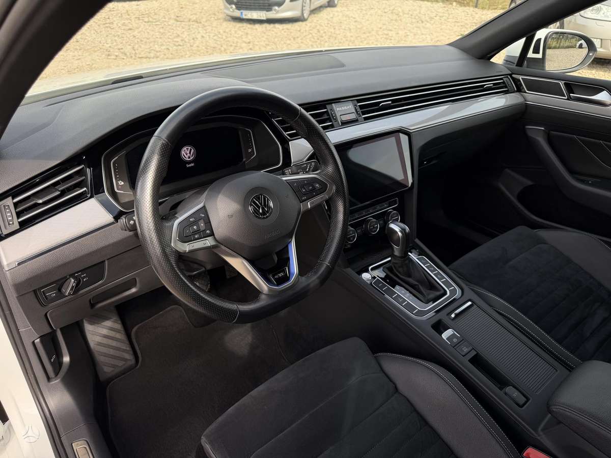Volkswagen Passat - 12