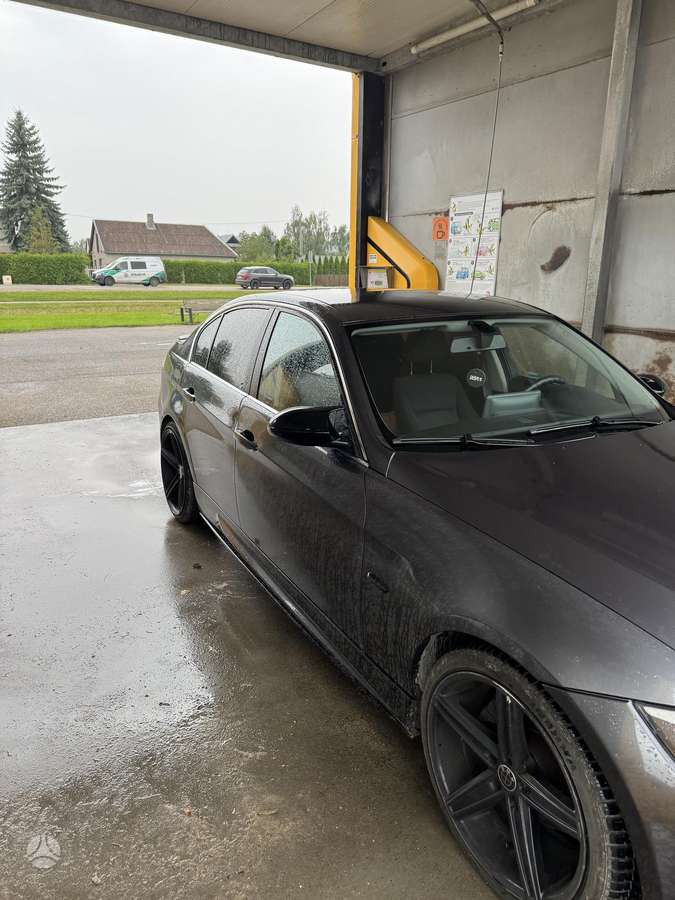 BMW 325, 2.5 l., Седан