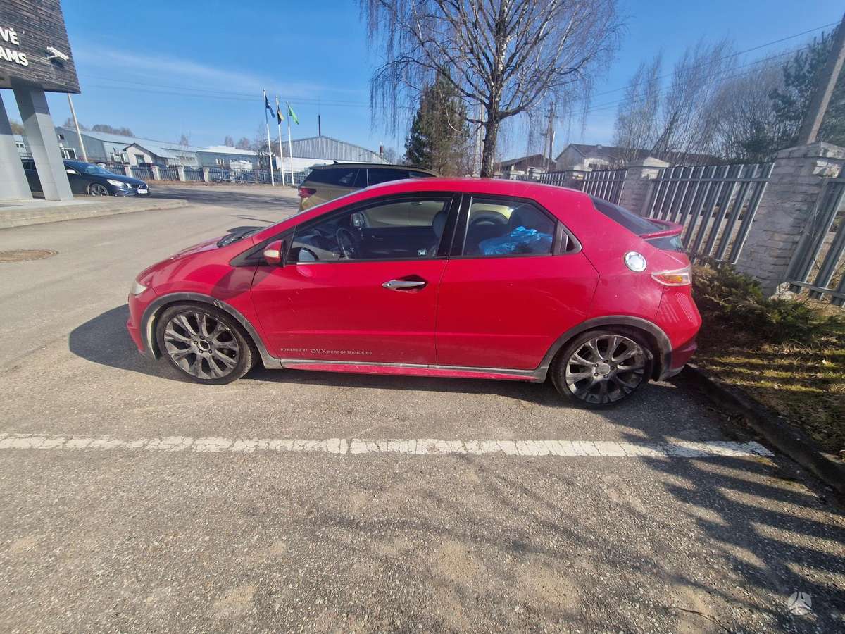 Honda Civic, Седан