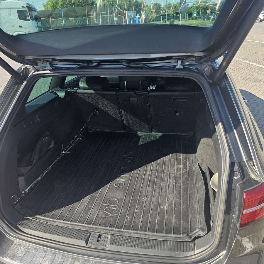 Volkswagen Passat - 4