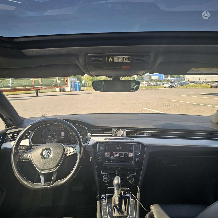 Volkswagen Passat - 9