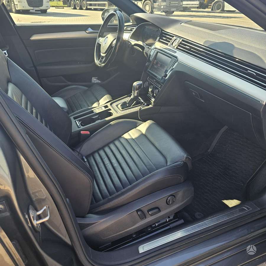 Volkswagen Passat - 10