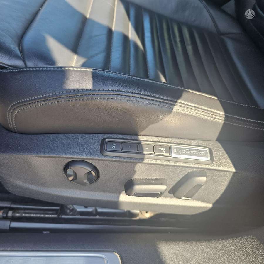 Volkswagen Passat - 11