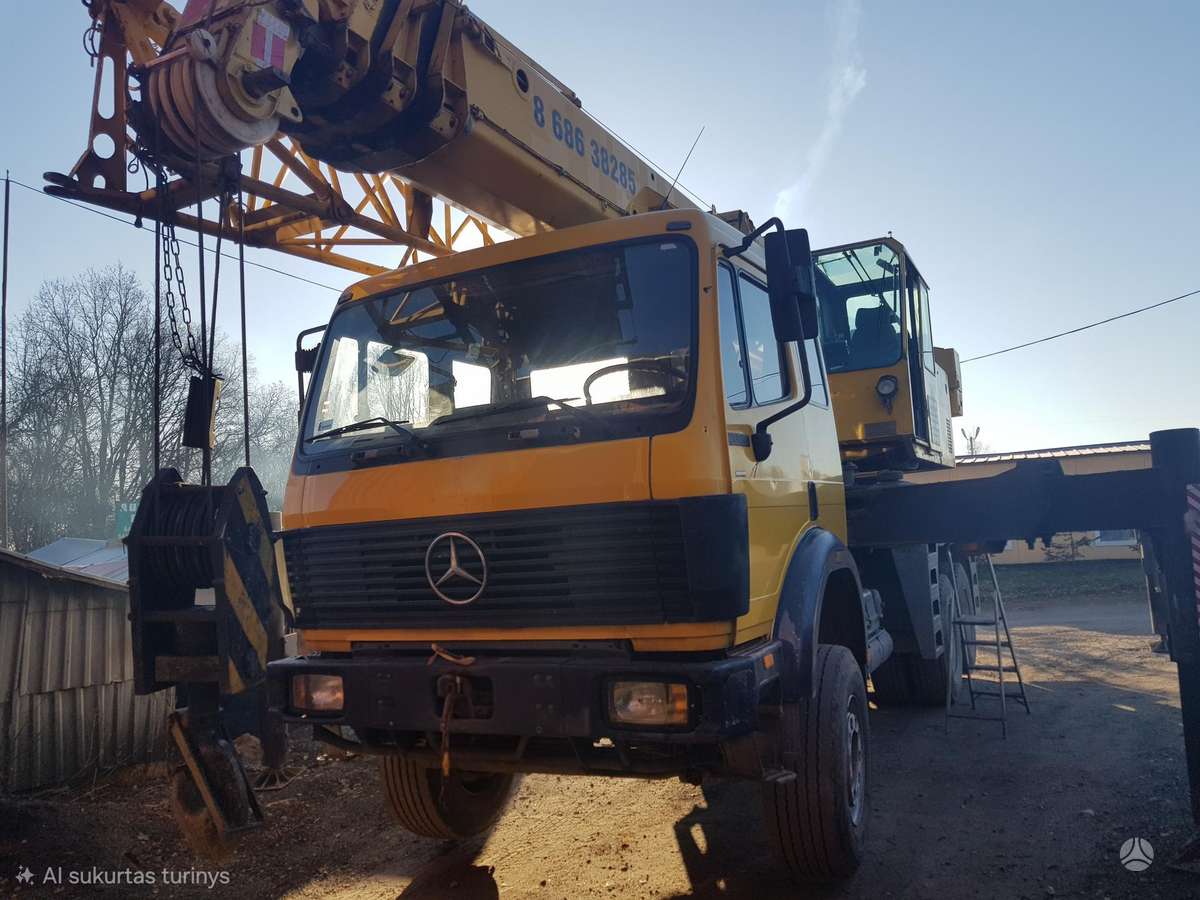 Liebherr LTF1030, crane