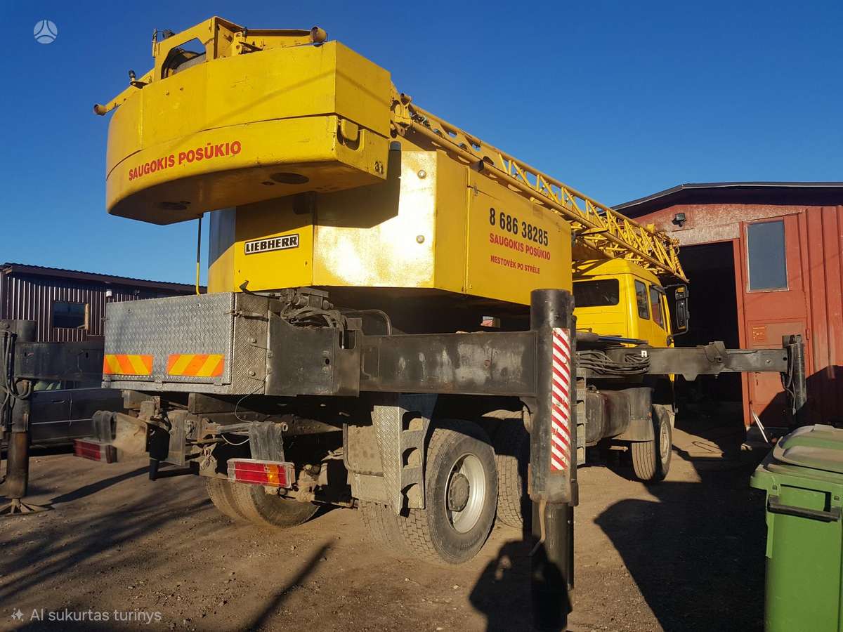 Liebherr LTF1030, crane