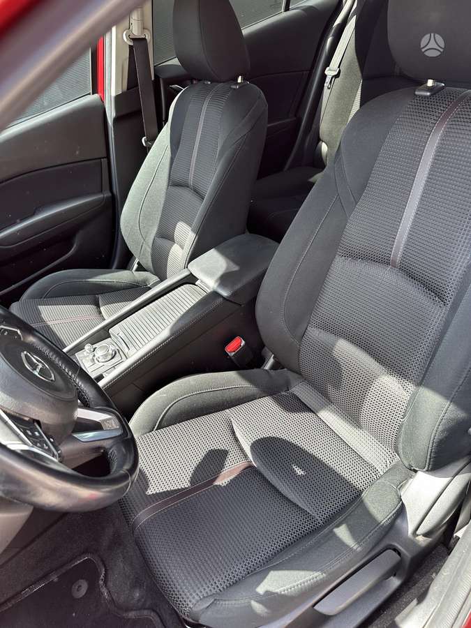 Mazda 3, 2.0 l., Седан