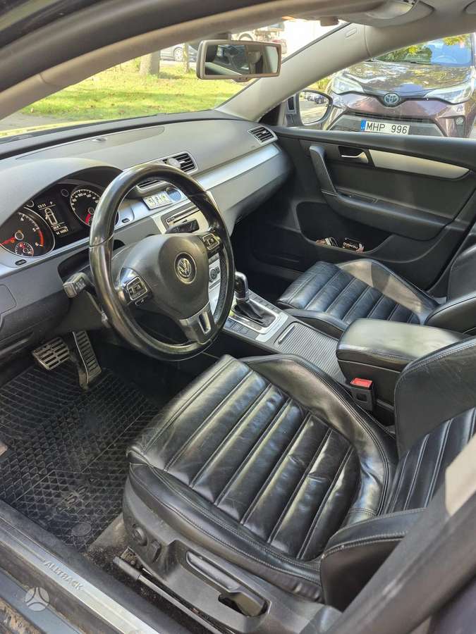 Volkswagen Passat Alltrack - 9
