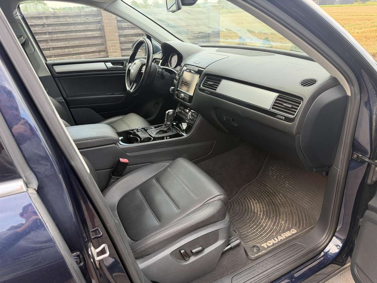 Volkswagen Touareg - 11