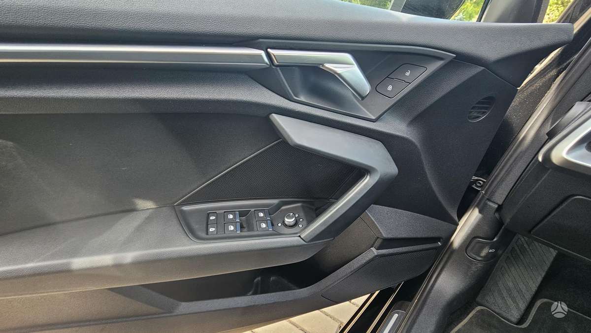 Audi A3, 1.0 l., Седан