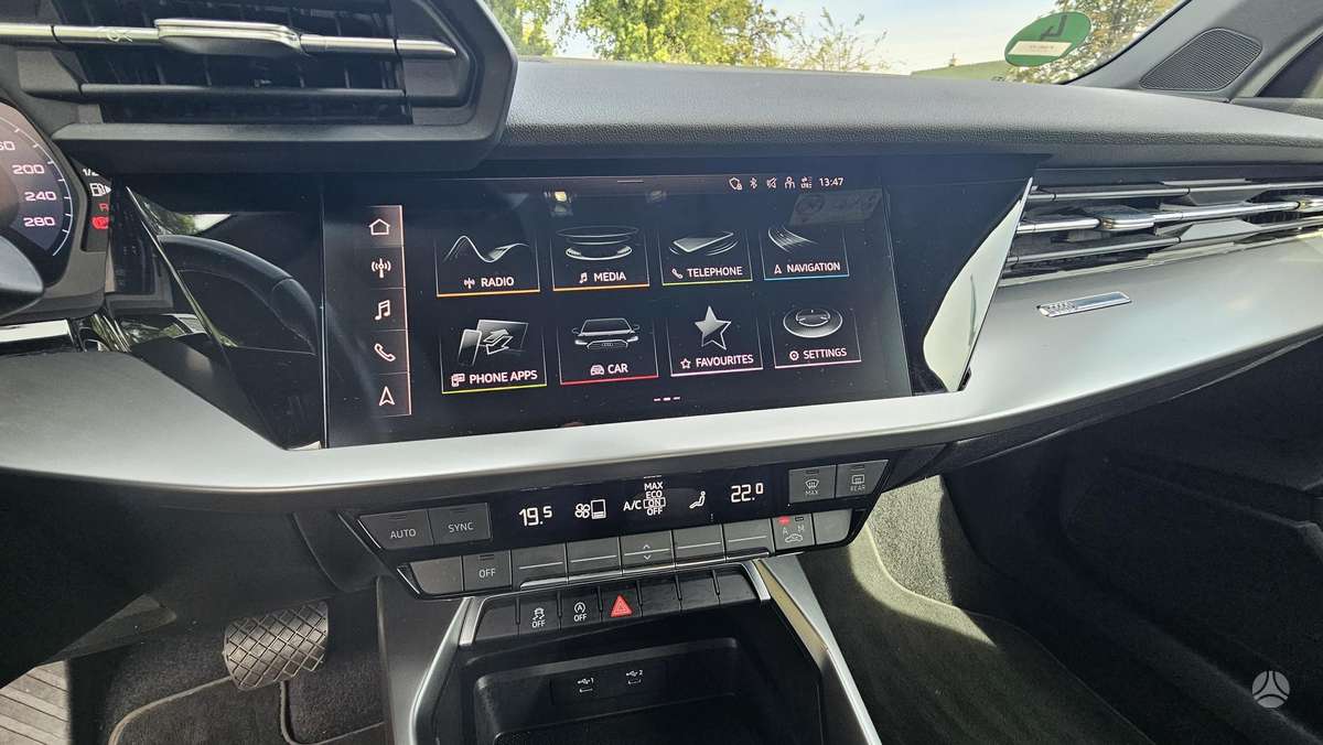 Audi A3, 1.0 l., Седан