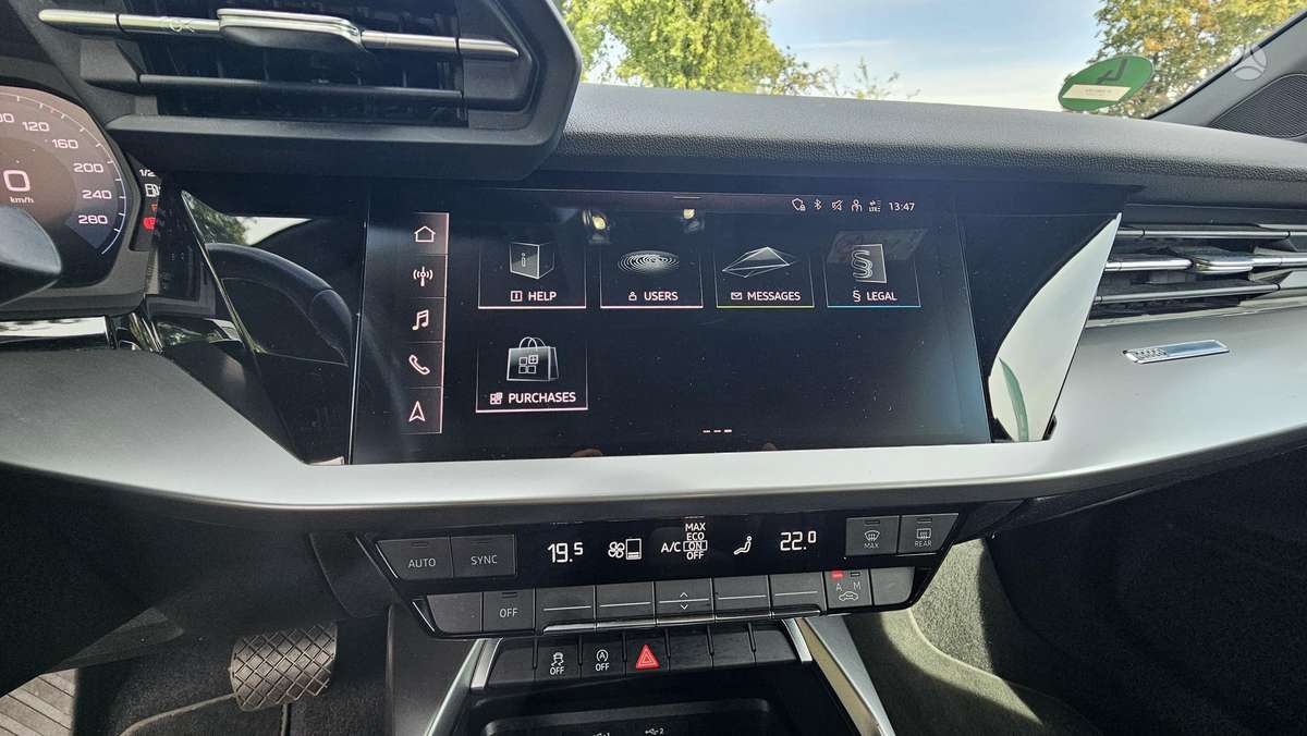 Audi A3, 1.0 l., Седан