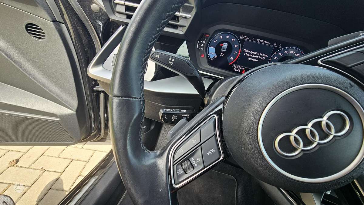 Audi A3, 1.0 l., Седан