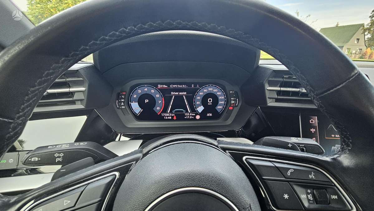 Audi A3, 1.0 l., Седан