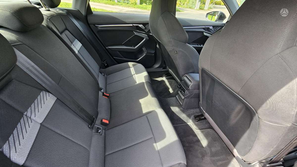 Audi A3, 1.0 l., Седан