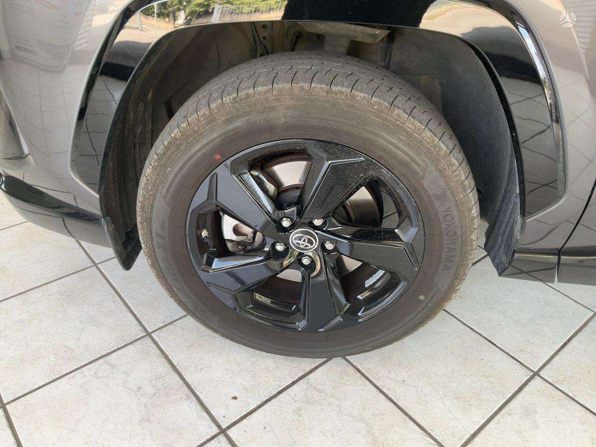 Toyota RAV4 - 7