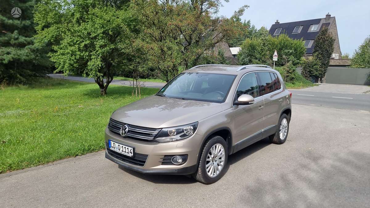 Volkswagen Tiguan - 1