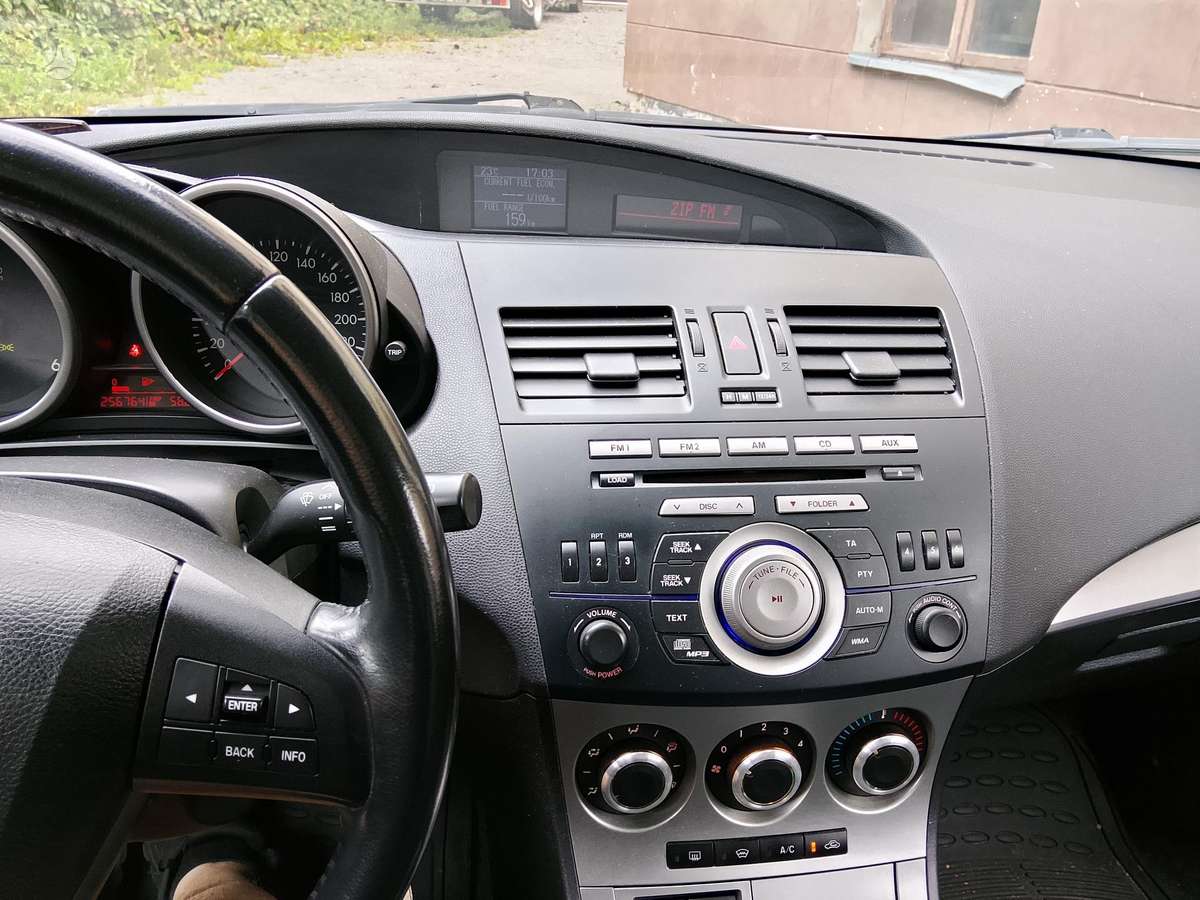 Mazda 3, 1.6 l., Хэтчбек