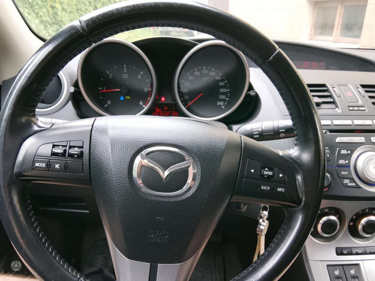 Mazda 3, 1.6 l., Хэтчбек