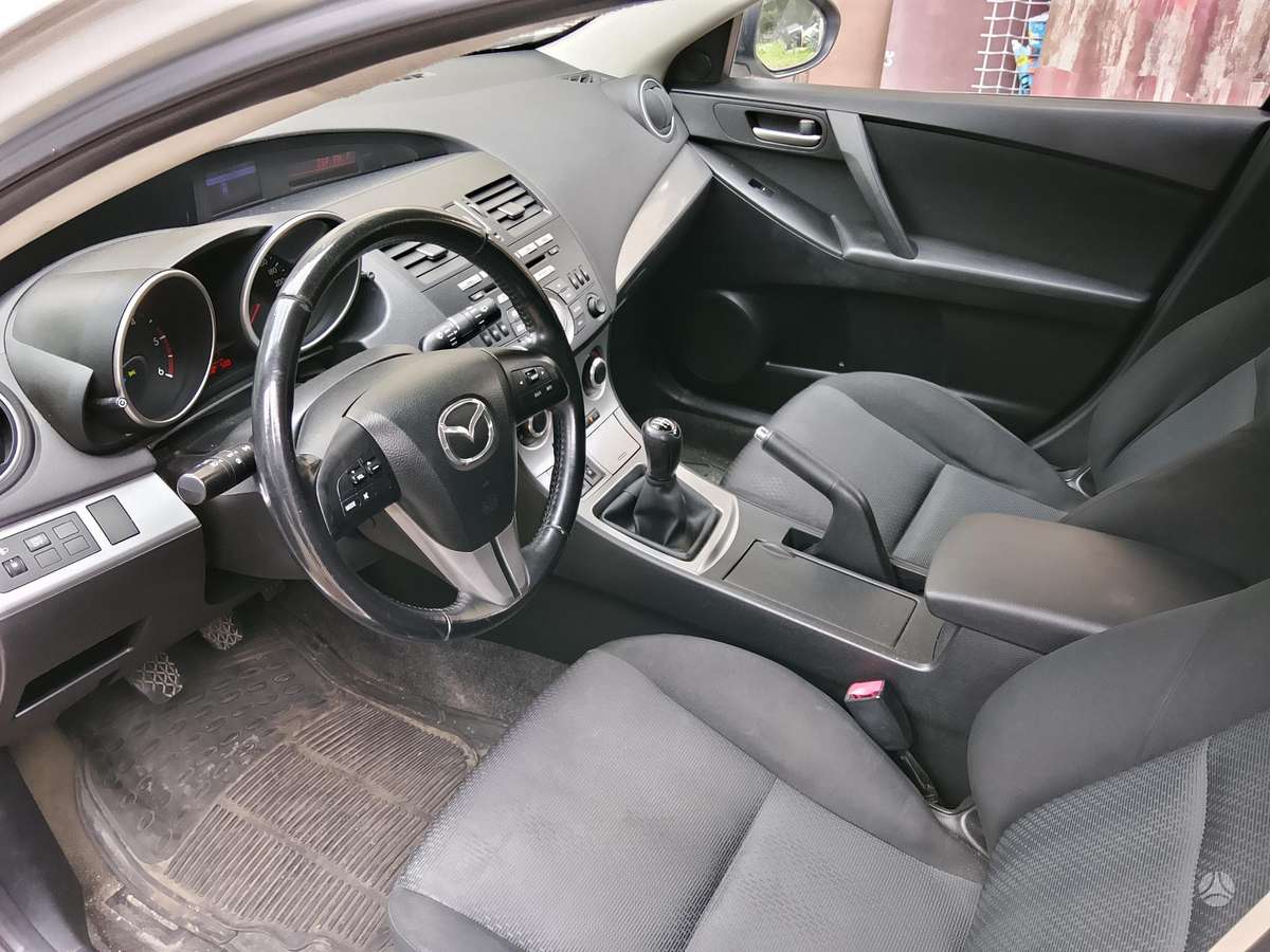 Mazda 3, 1.6 l., Хэтчбек