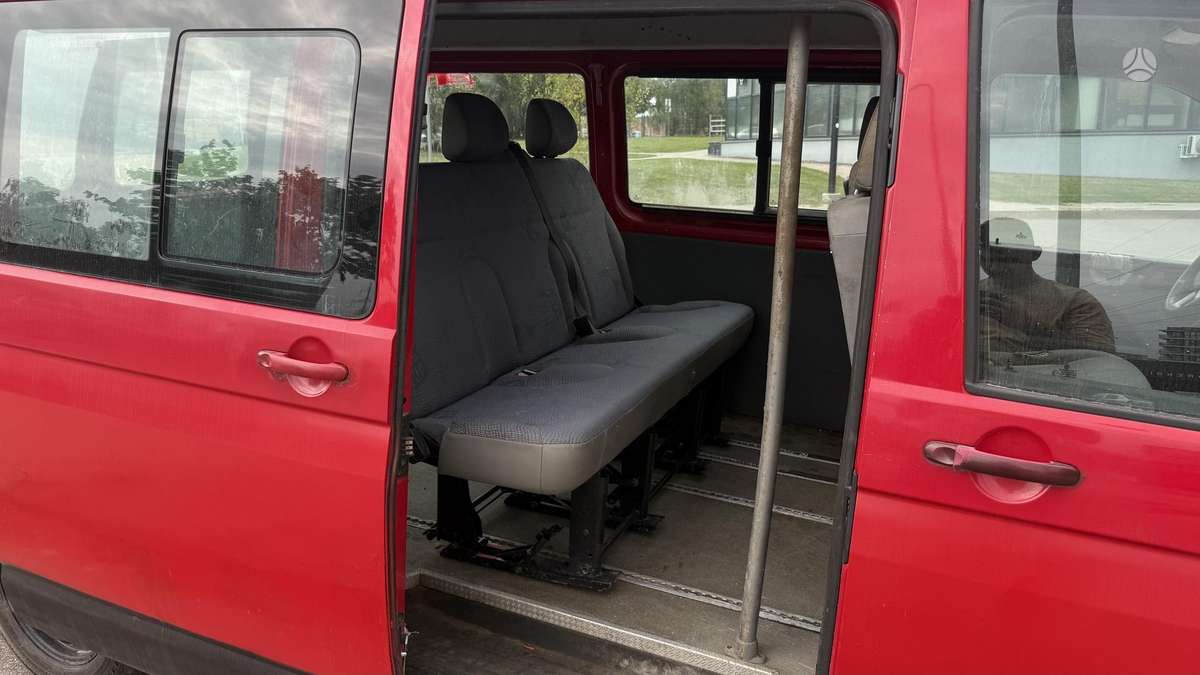 Volkswagen Transporter - 11
