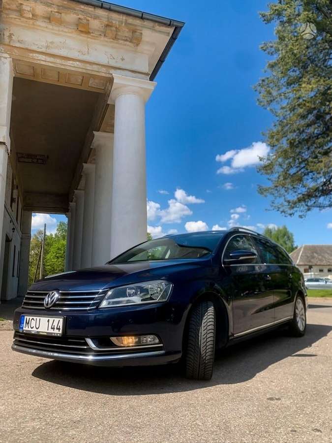 Volkswagen Passat - 1