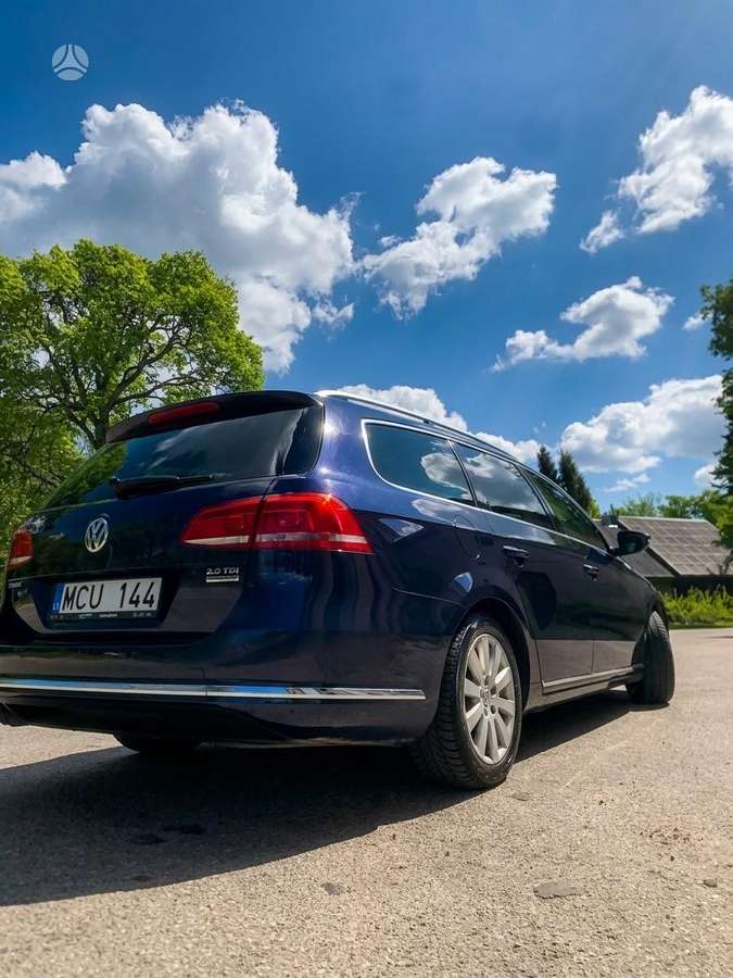 Volkswagen Passat - 4