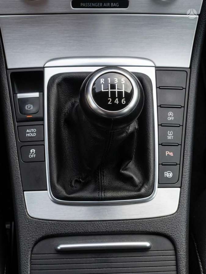 Volkswagen Passat - 9