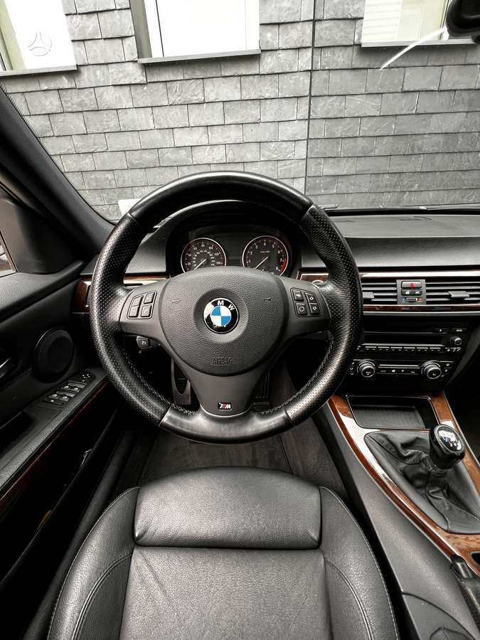 BMW 335, 3.0 l., Седан
