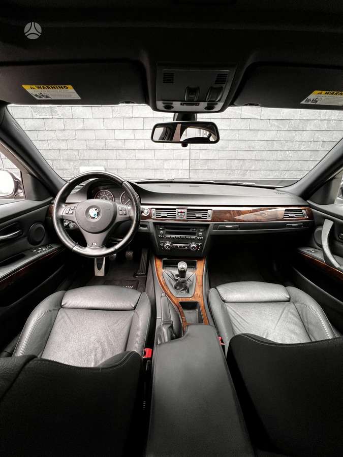 BMW 335, 3.0 l., Седан