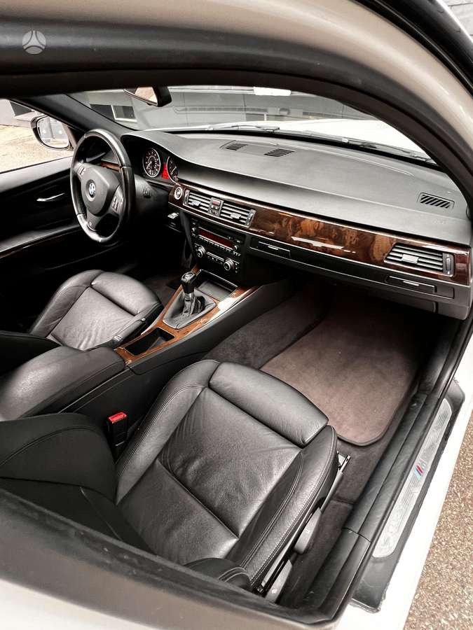 BMW 335, 3.0 l., Седан