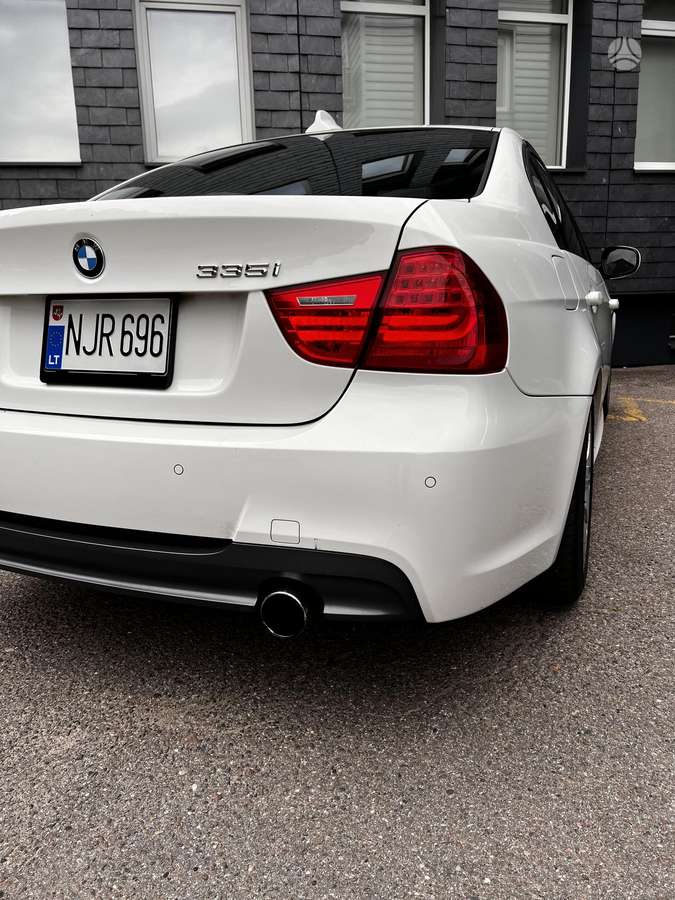 BMW 335, 3.0 l., Седан
