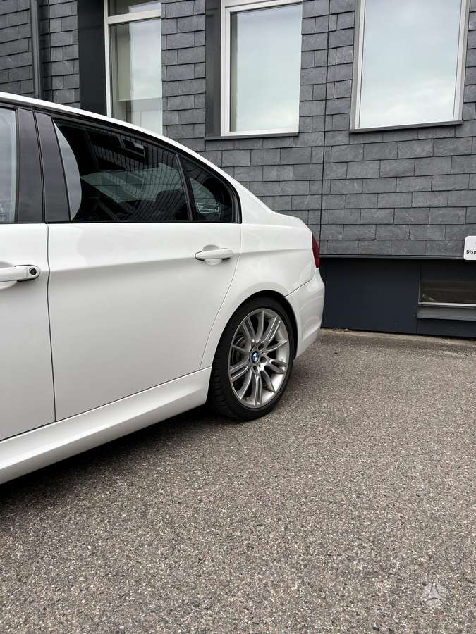 BMW 335, 3.0 l., Седан