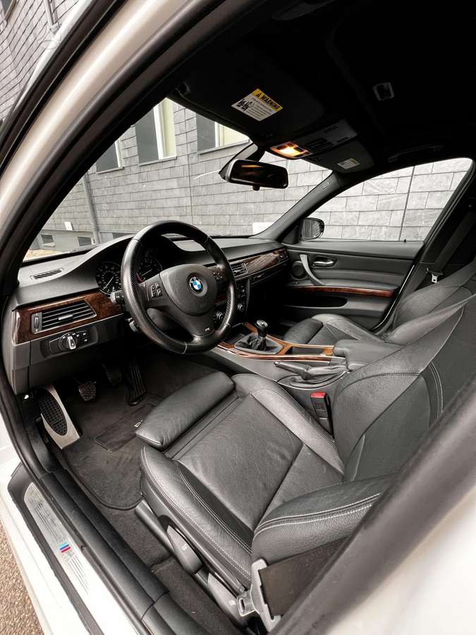 BMW 335, 3.0 l., Седан