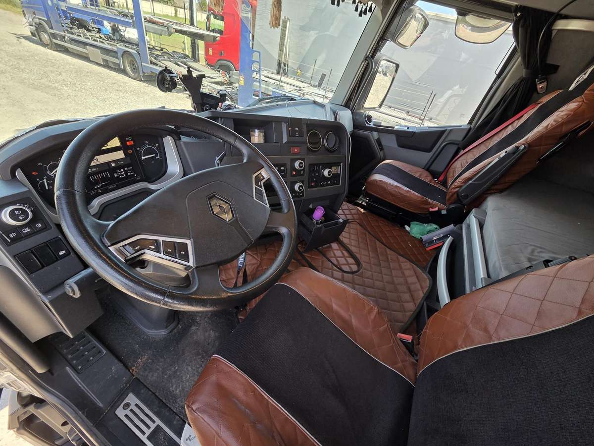 Renault T 460 High Cab, 2 miegamosios vietos