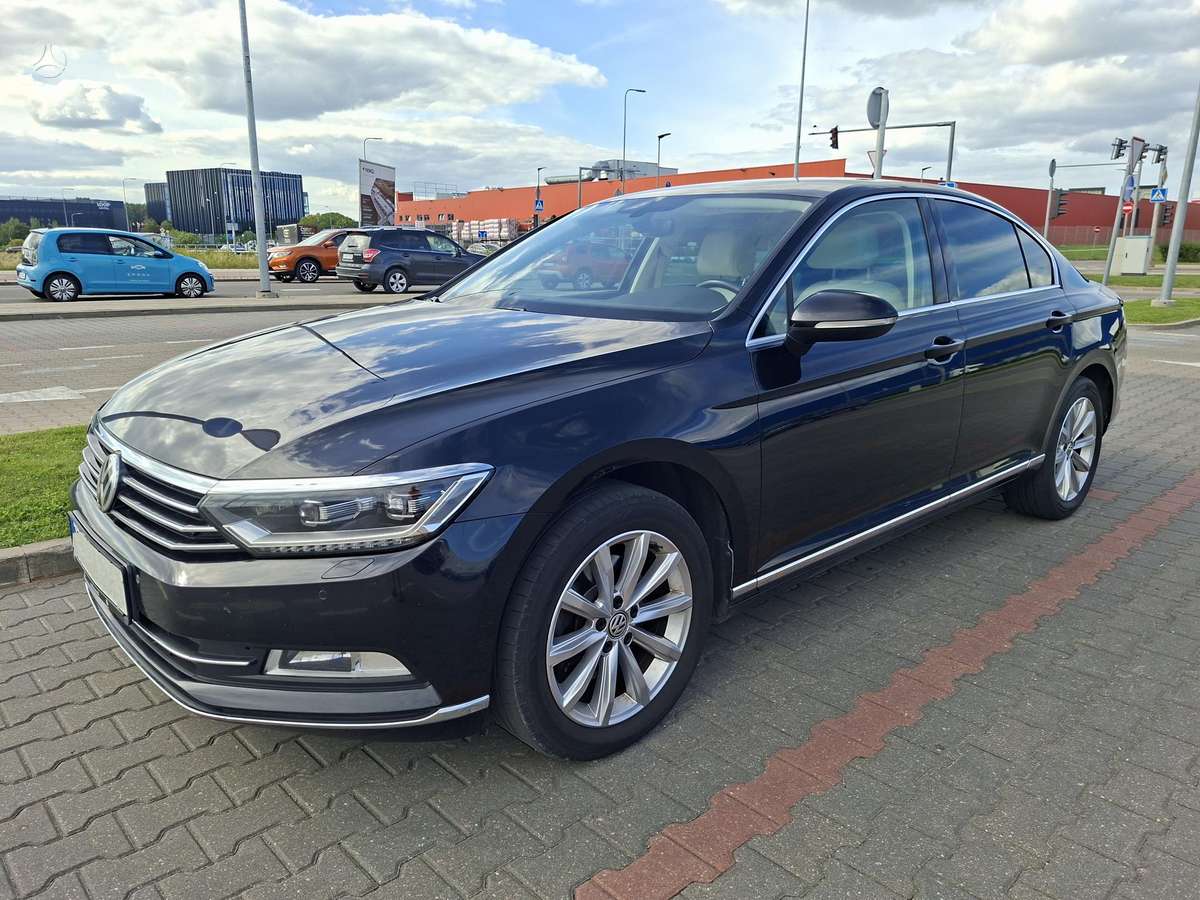 Volkswagen Passat - 1