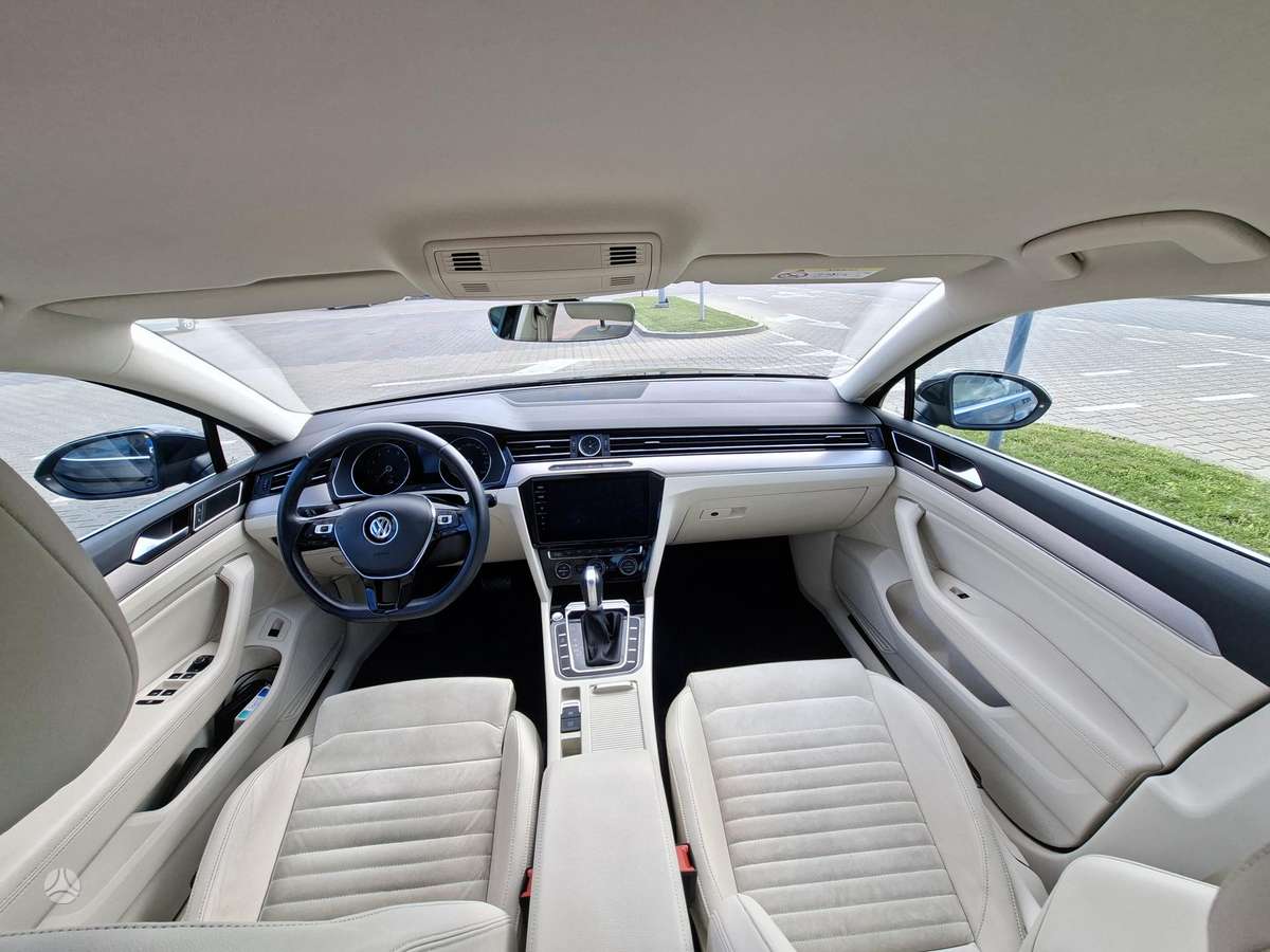 Volkswagen Passat - 10