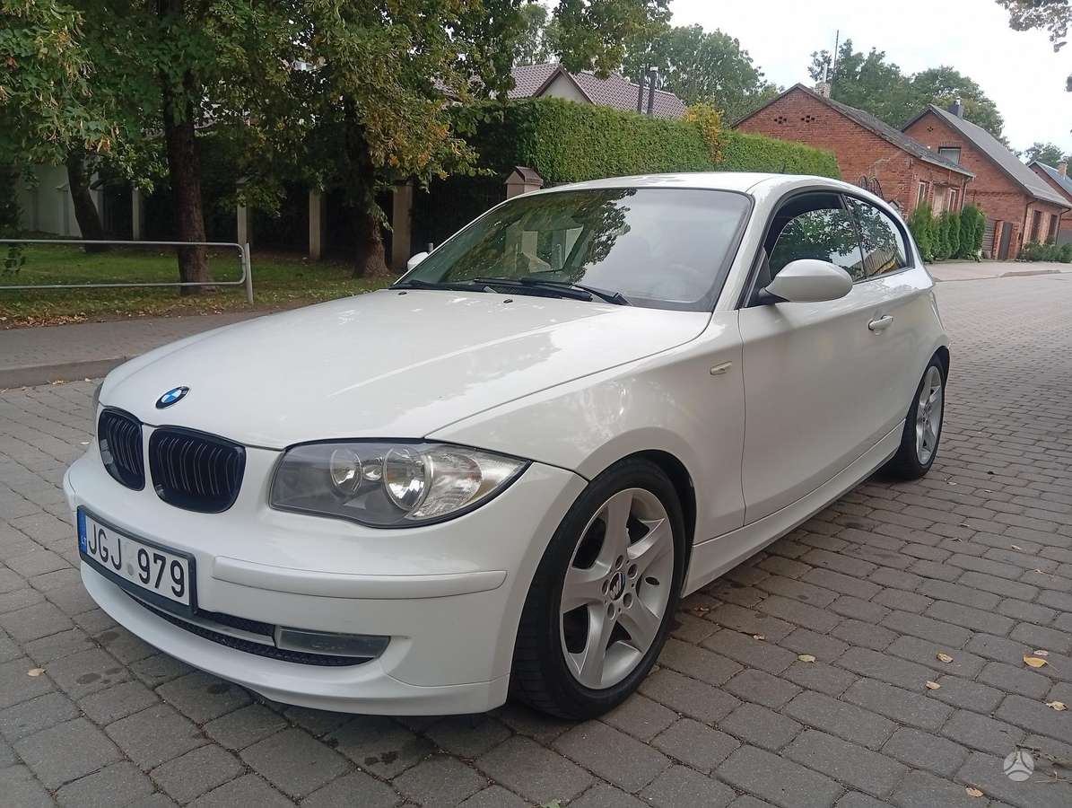 BMW 118, 1.8 l., hatchback