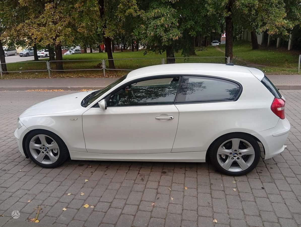 BMW 118, 1.8 l., hatchback