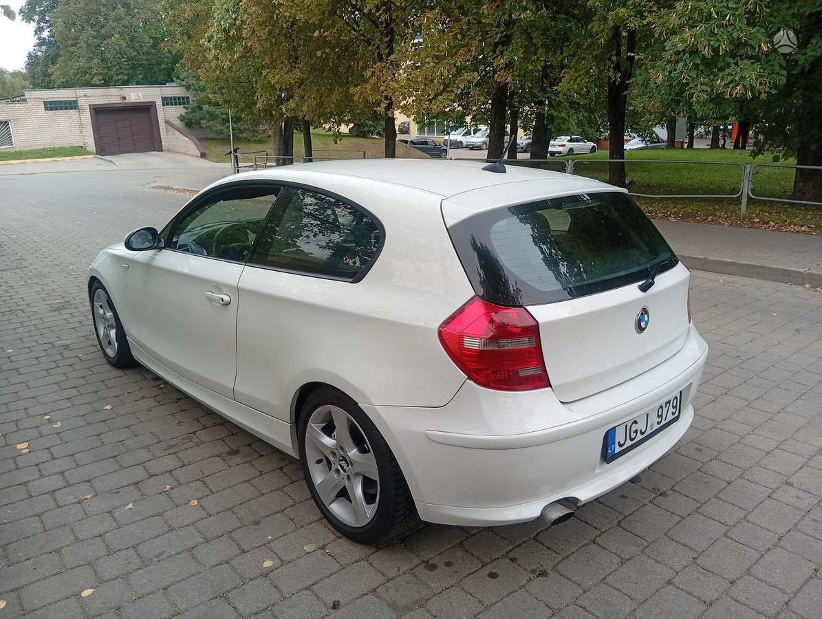 BMW 118, 1.8 l., hatchback