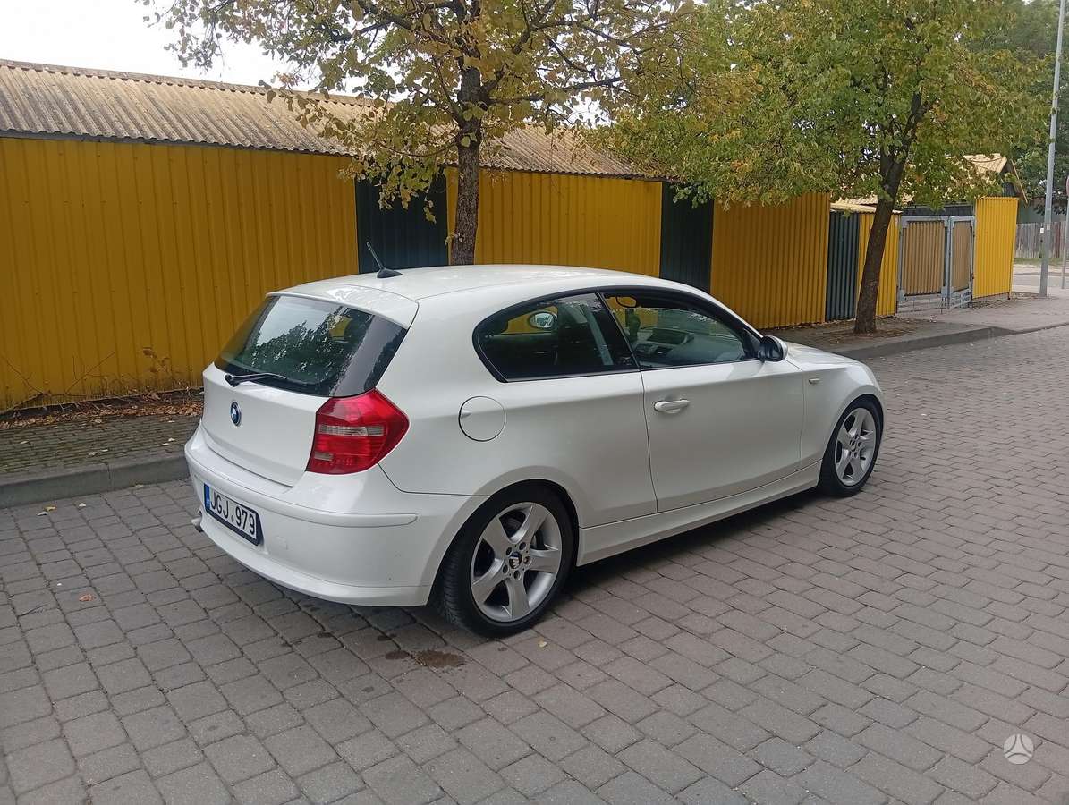 BMW 118, 1.8 l., hatchback